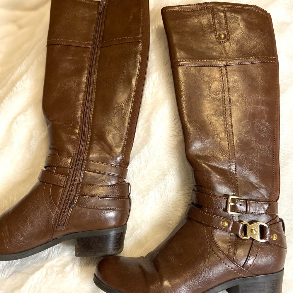 Brown boots